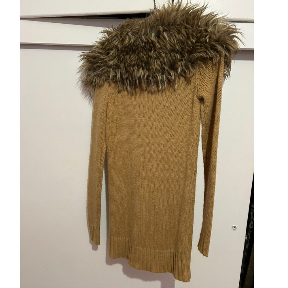 Stylish Tan Sweater with Faux Fur Collar size small from forever 21 Y2K